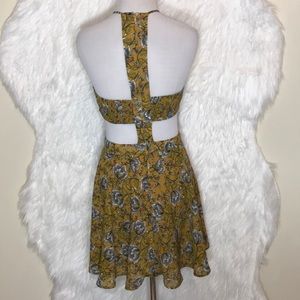 Essue Floral Open Back Dress